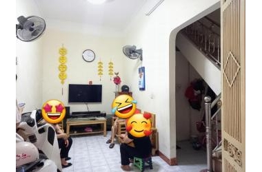 Bán nhà mặt ngõ 189 Phố Hoàng Hoa Thám. Lô góc ngõ rộng. Dt 42M2x3T, Mt3.9m. Chỉ 3.5 tỷ